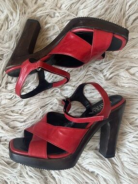 Krizia Vintage Y2K Italian Red Leather Square Toe Heeled Platform Sandals Size 7